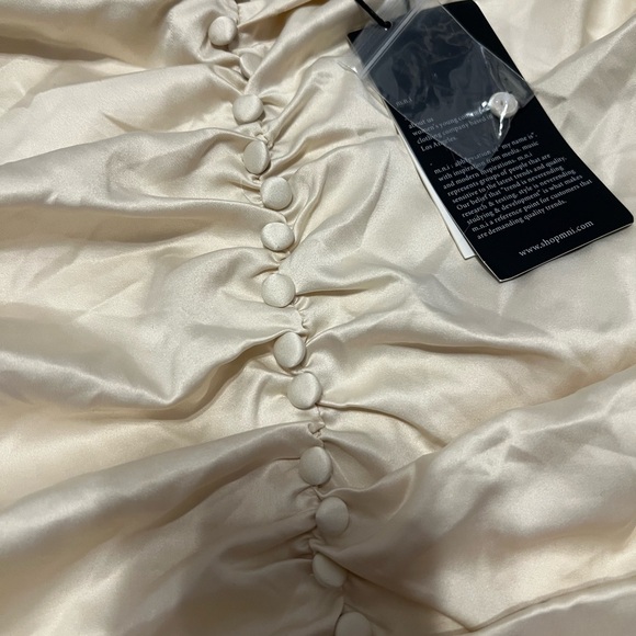 Cream Ruched Mini Skirt NWT - Picture 5 of 7